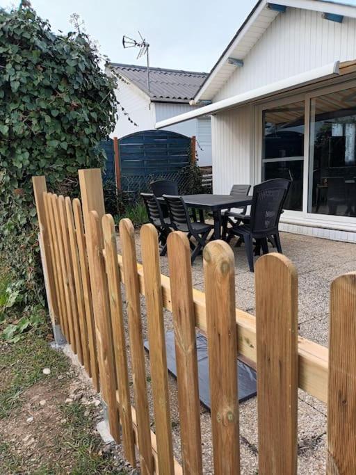 Captain'S Quarters - Maison En Bord De Plage Saint-Come-de-Fresne Exterior photo